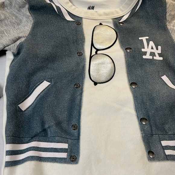 3-6M special occasions onesies (H&M, Children’s Place) - Picture 3 of 7
